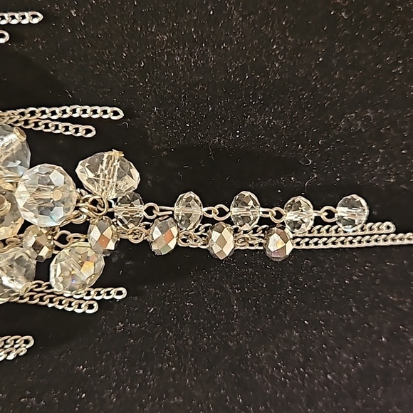 Clear & Smokey Cut CRYSTAL BEADS w/Silvertone accents on Silvertone 16" Necklace - Picture 5 of 8